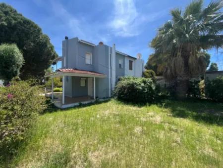 Villa With Large Garden Very Close To The Sea In Çeşme Ilica Altinyunus