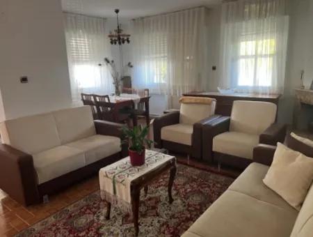 Villa With Large Garden Very Close To The Sea In Çeşme Ilica Altinyunus