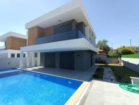 4 1 Zero Luxury Villa With Detached Pool In Cesme Sifne