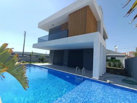 4 1 Zero Luxury Villa With Detached Pool In Cesme Sifne