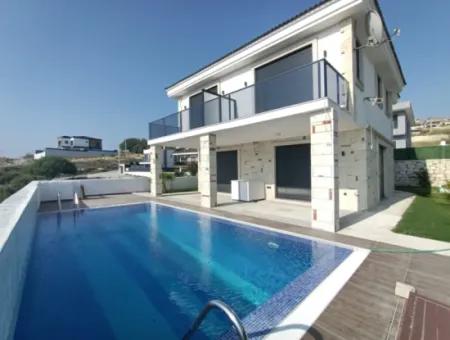 6 2 2 Twin Villas With Detached Pool For Sale In Cesme