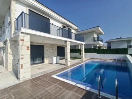 6 2 2 Twin Villas With Detached Pool For Sale In Cesme