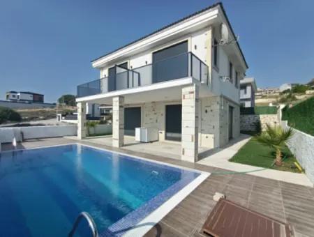 6 2 2 Twin Villas With Detached Pool For Sale In Cesme