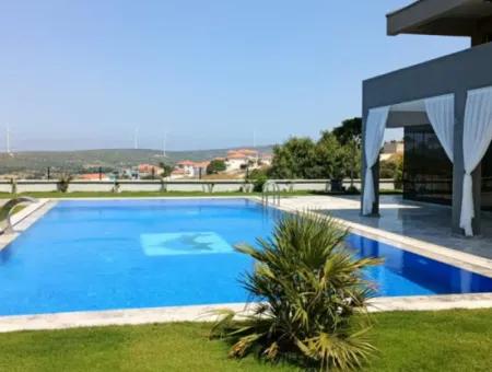 For Sale In Cesme Ovacik 6 2 Luxruy Detached Villa With Modern Pool