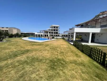 Full Sea Manz At Çeşme Ayasaranda. 2 In 1 Residence Apartment With Terrace