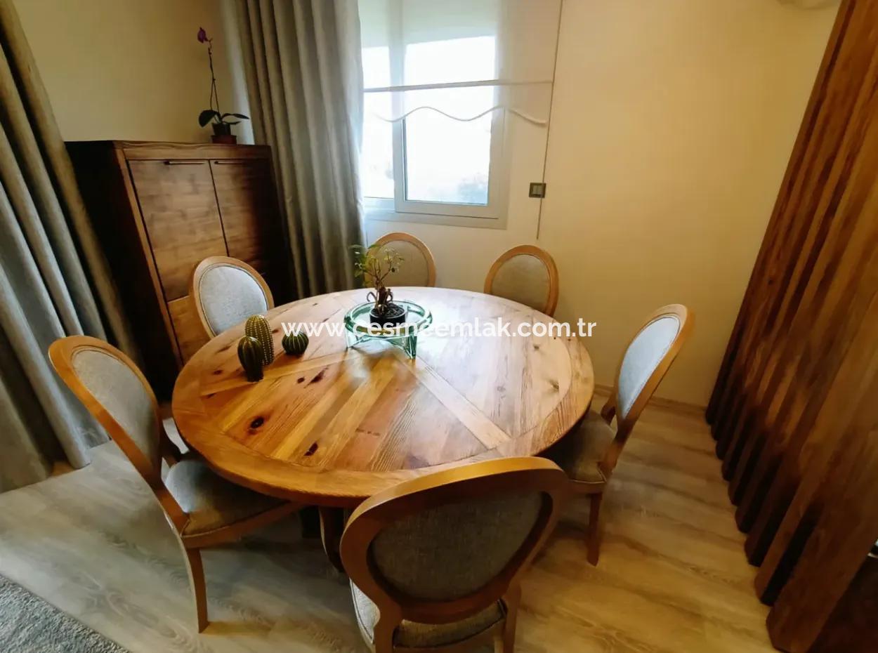 Çeşme Ilıca'da Oteller Bölgesinde Sezonluk Eşyalı Kiralık Villa