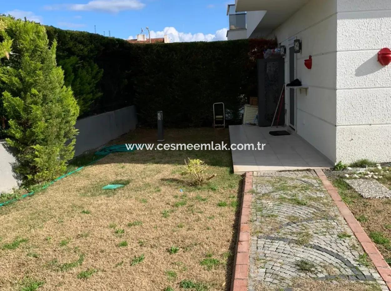 Çeşme Ilıca'da Müstakil Havuzlu Satılık Villa