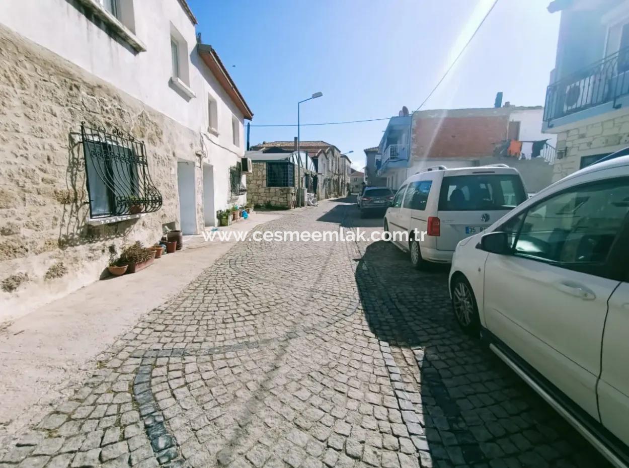 Alaçatı Hacımemiş'te Satılık Butik Otel Olmaya Uygun Rum Evi