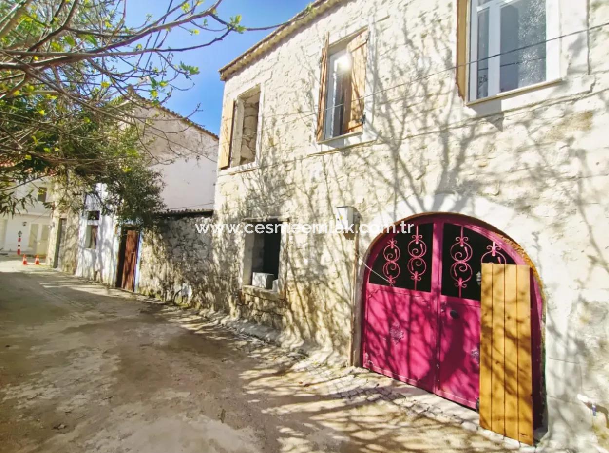 Alaçatı Hacımemiş'te Satılık Butik Otel Olmaya Uygun Rum Evi