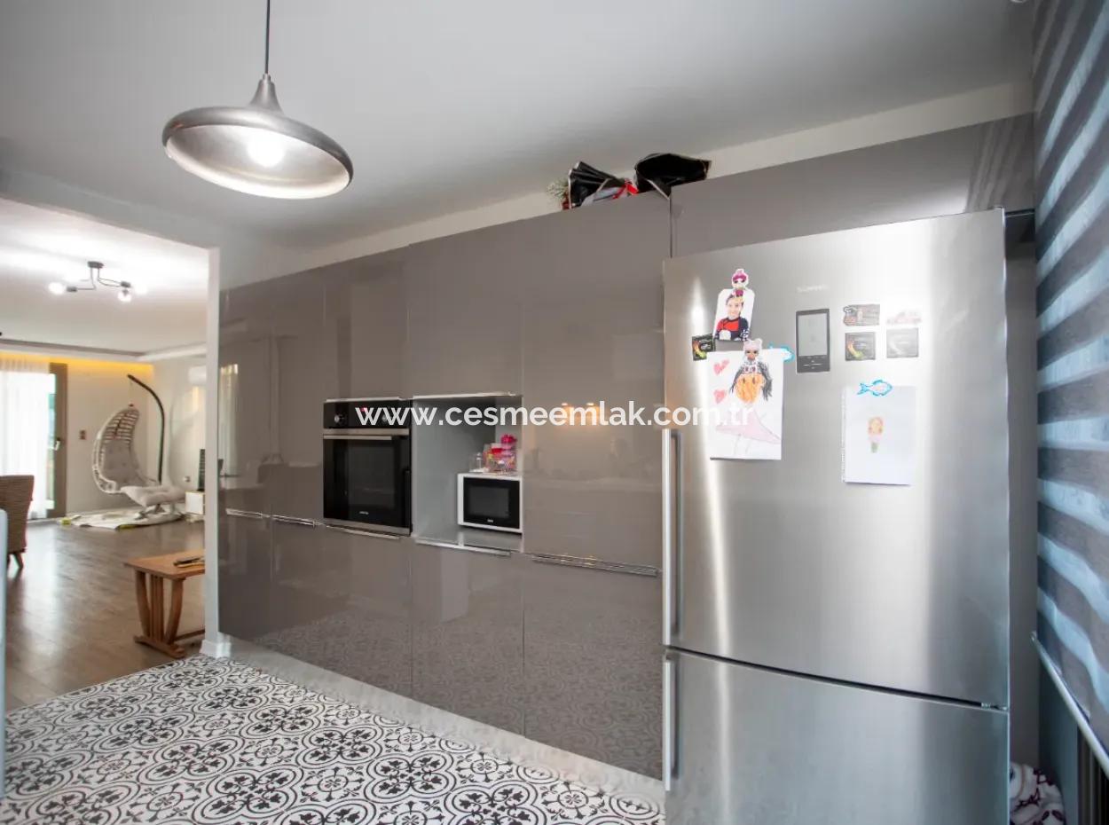 Çeşme Ayayorgi'ye Ağusts Ayı  Kiralık Havuzlu Villa