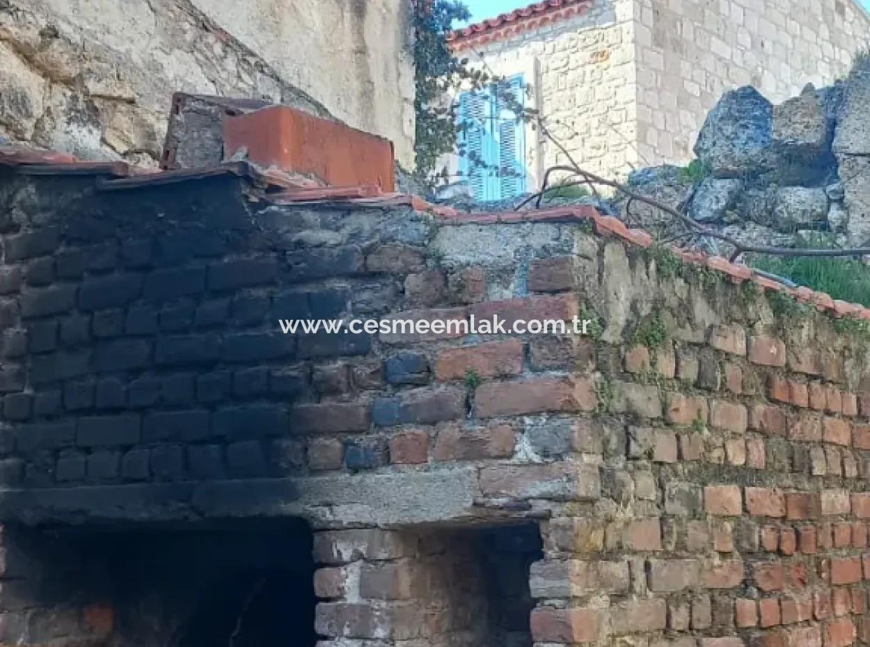 Çeşme Alaçatı'da Satılık Butik Otel Olmaya Müsait Rum Evi