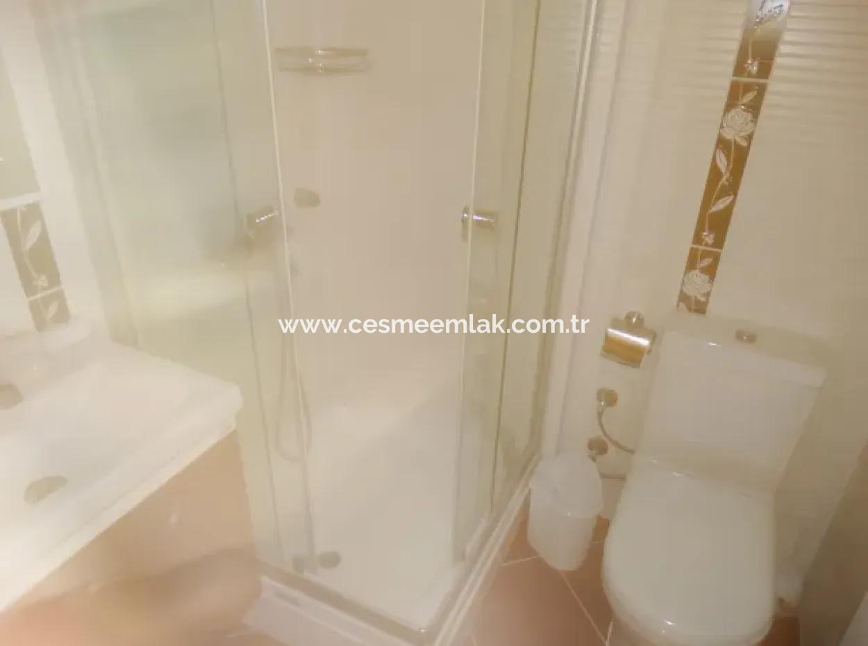 Alaçatı Çamlık Yolda Aylık Kiralık Müstakil Havuzlu 4+1  Villa