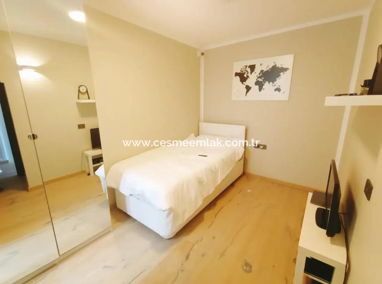 Çeşme Dalyan'da Denize Sıfır Deniz Manzaralı Dublex Daire