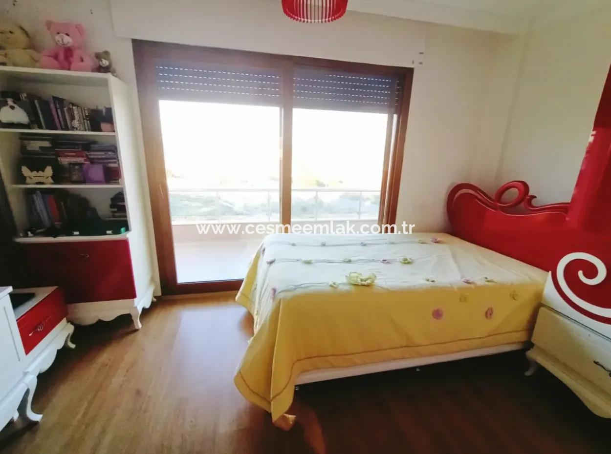Çeşme Alaçatı'da Müstakil Havuzlu Sezonluk Kiralık Villa