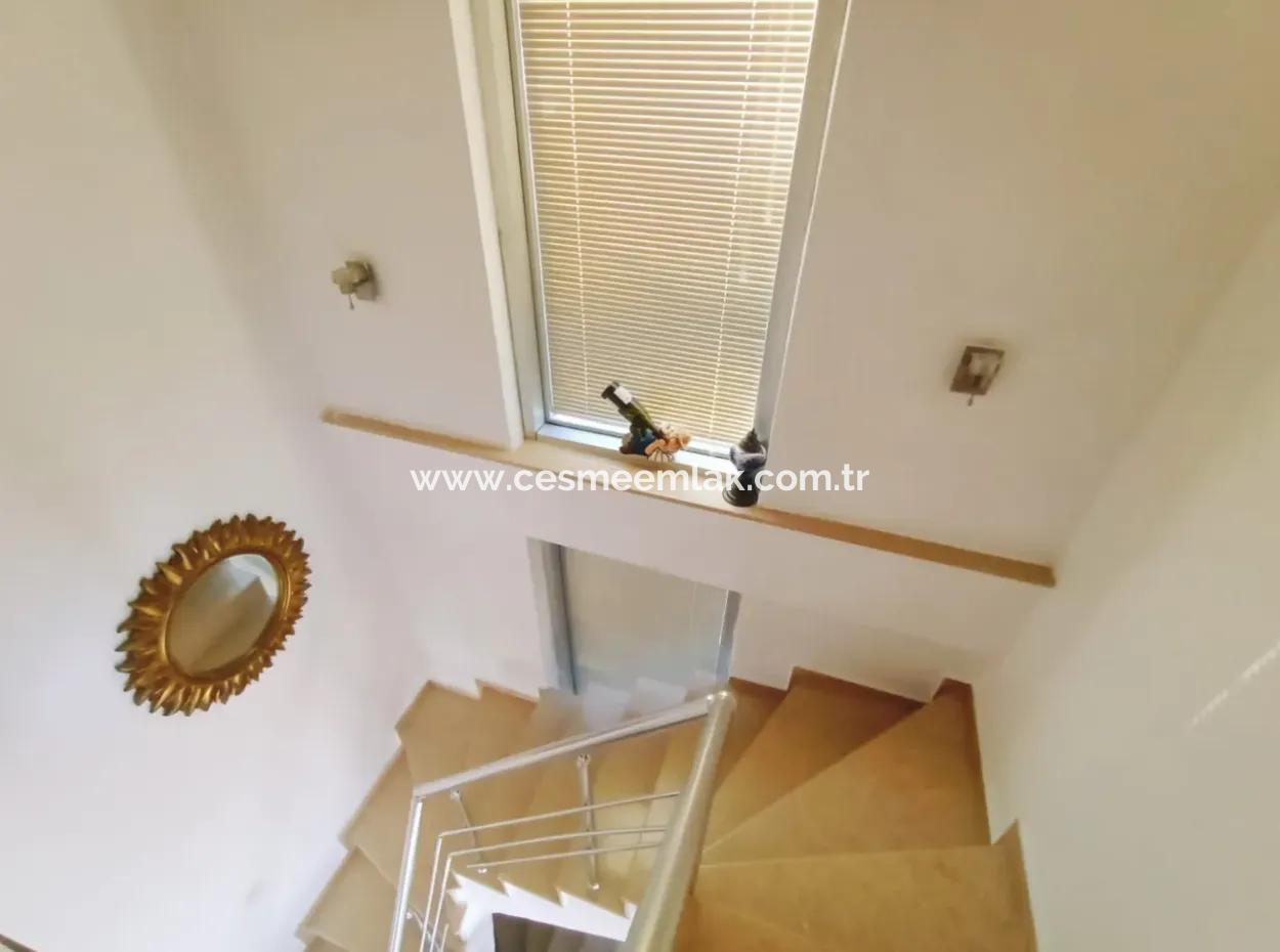 Çeşme Alaçatı'da Müstakil Havuzlu Sezonluk Kiralık Villa