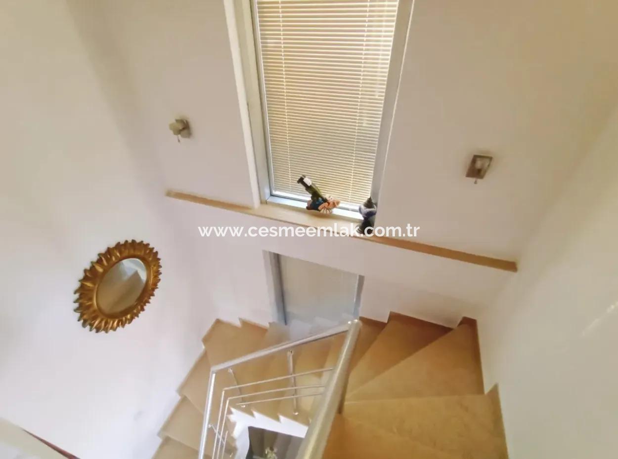 Çeşme Alaçatı'da Müstakil Havuzlu Sezonluk Kiralık Villa