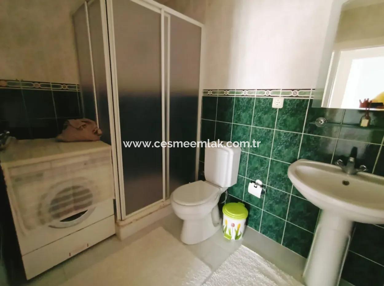 Çeşme Boyalık Plajına Yakın Ortak Havuzlu Aylık Kiralık Villa