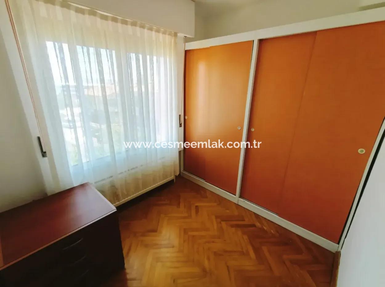 Çeşme Boyalık Plajına Yakın Ortak Havuzlu Aylık Kiralık Villa