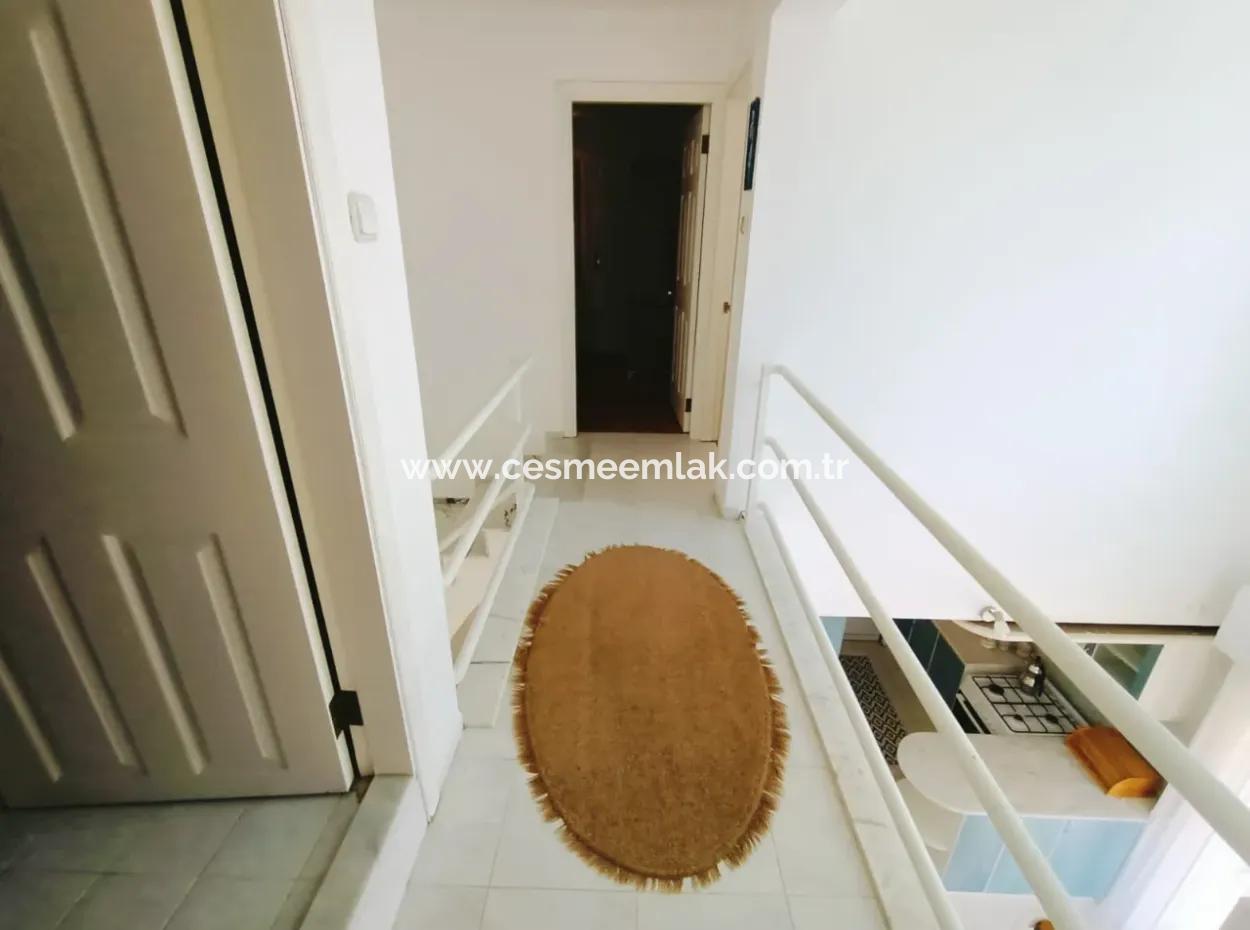 Çeşme Boyalık Plajına Yakın Ortak Havuzlu Aylık Kiralık Villa