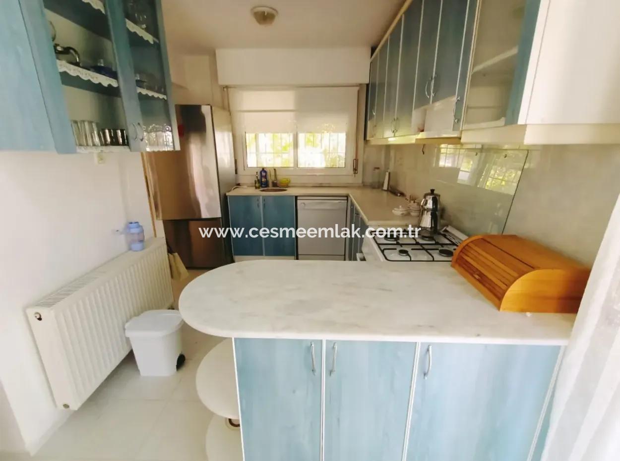 Çeşme Boyalık Plajına Yakın Ortak Havuzlu Aylık Kiralık Villa