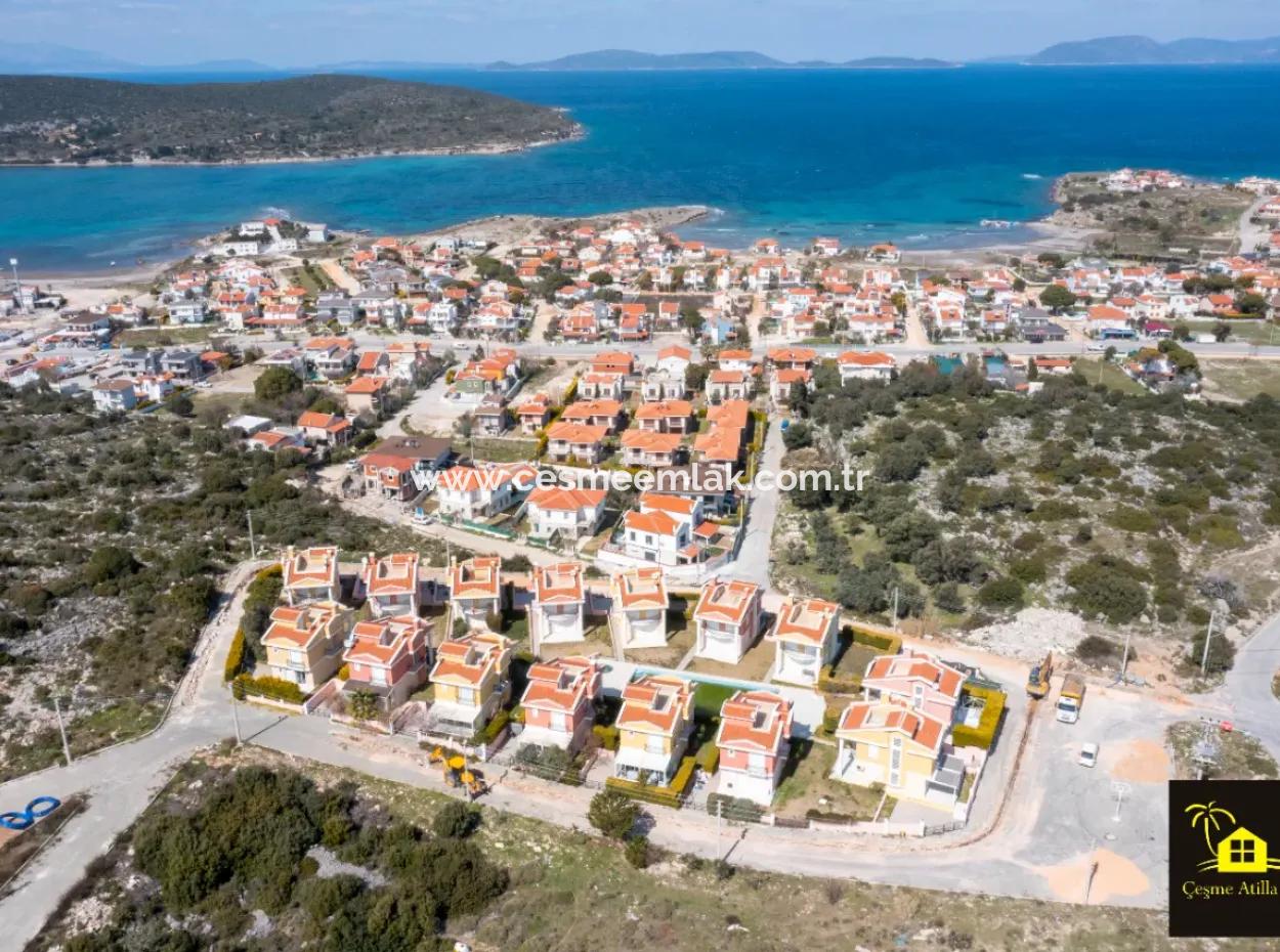 Çeşme Reisdere'de İkiz Konut İmarlı Satılık Arsa