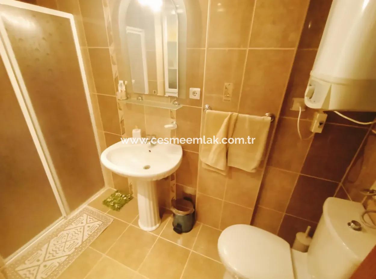 Çeşme'de Deniz Görür Satılık 3+1 Tam Müstakil Villa