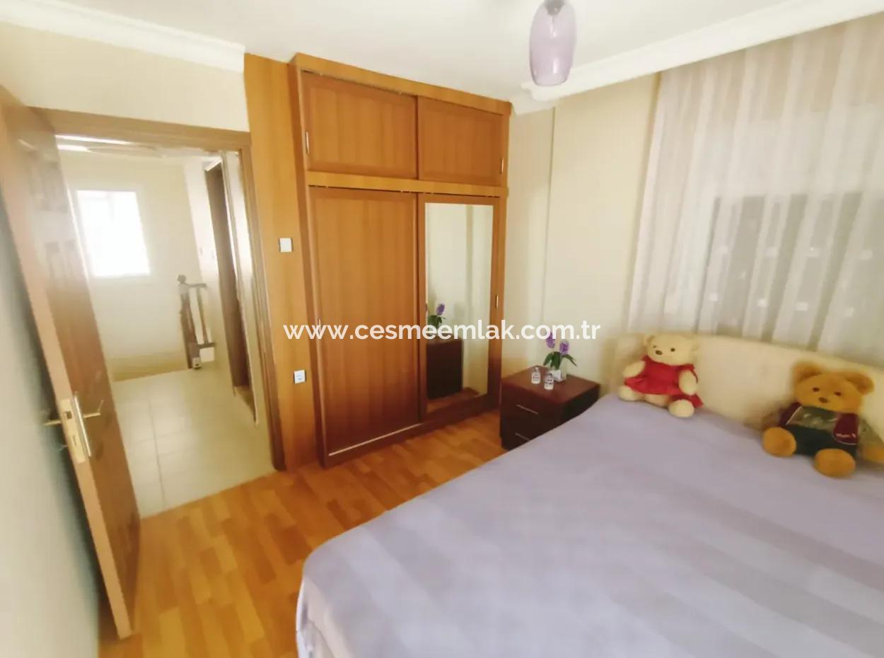 Çeşme'de Deniz Görür Satılık 3+1 Tam Müstakil Villa