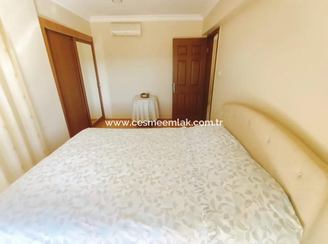 Çeşme'de Deniz Görür Satılık 3+1 Tam Müstakil Villa