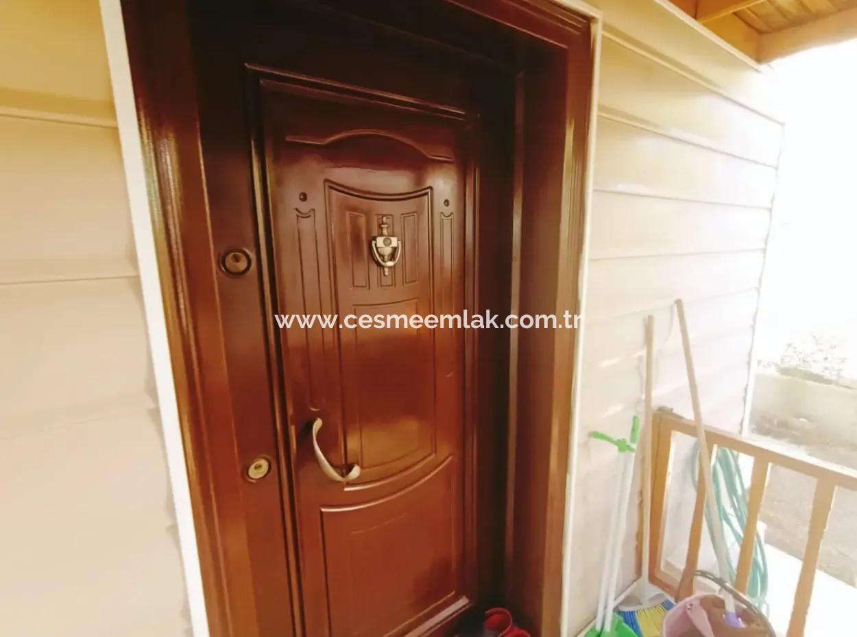 Çeşme'de Deniz Görür Satılık 3+1 Tam Müstakil Villa