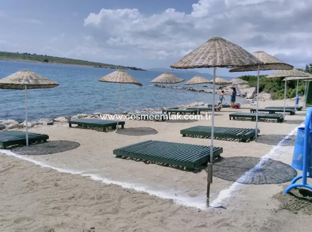 Çeşme'de Deniz Görür Satılık 3+1 Tam Müstakil Villa