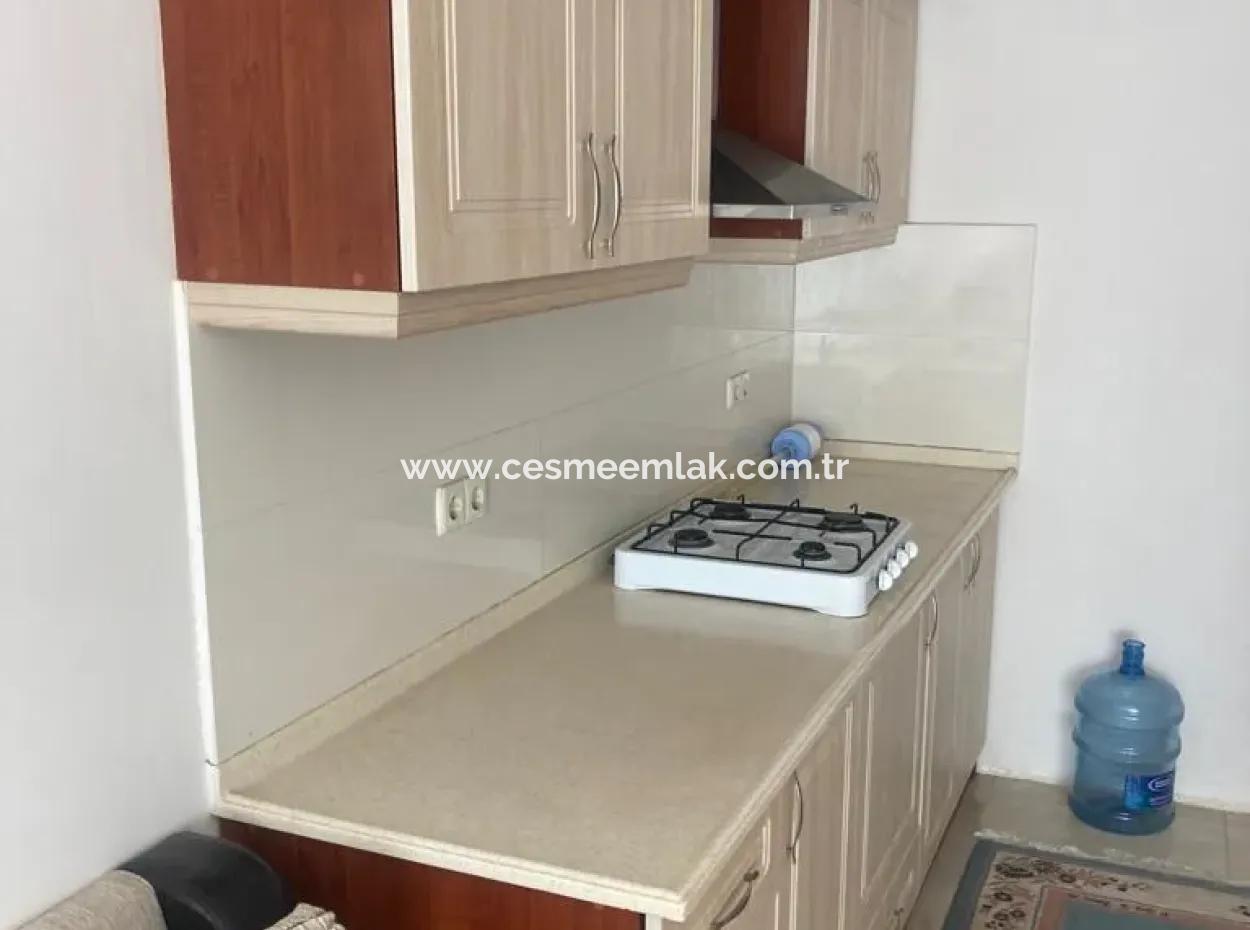 Çeşme Merkezde Sezonluk Kiralık 1+1 Eşyalı Daire
