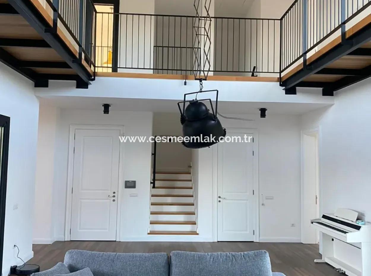 Çeşme Mamurbaba'da Aylık Kiralık Müstakil Malikane