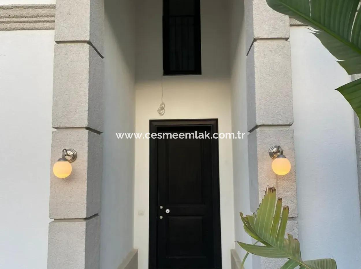 Çeşme Mamurbaba'da Aylık Kiralık Müstakil Malikane