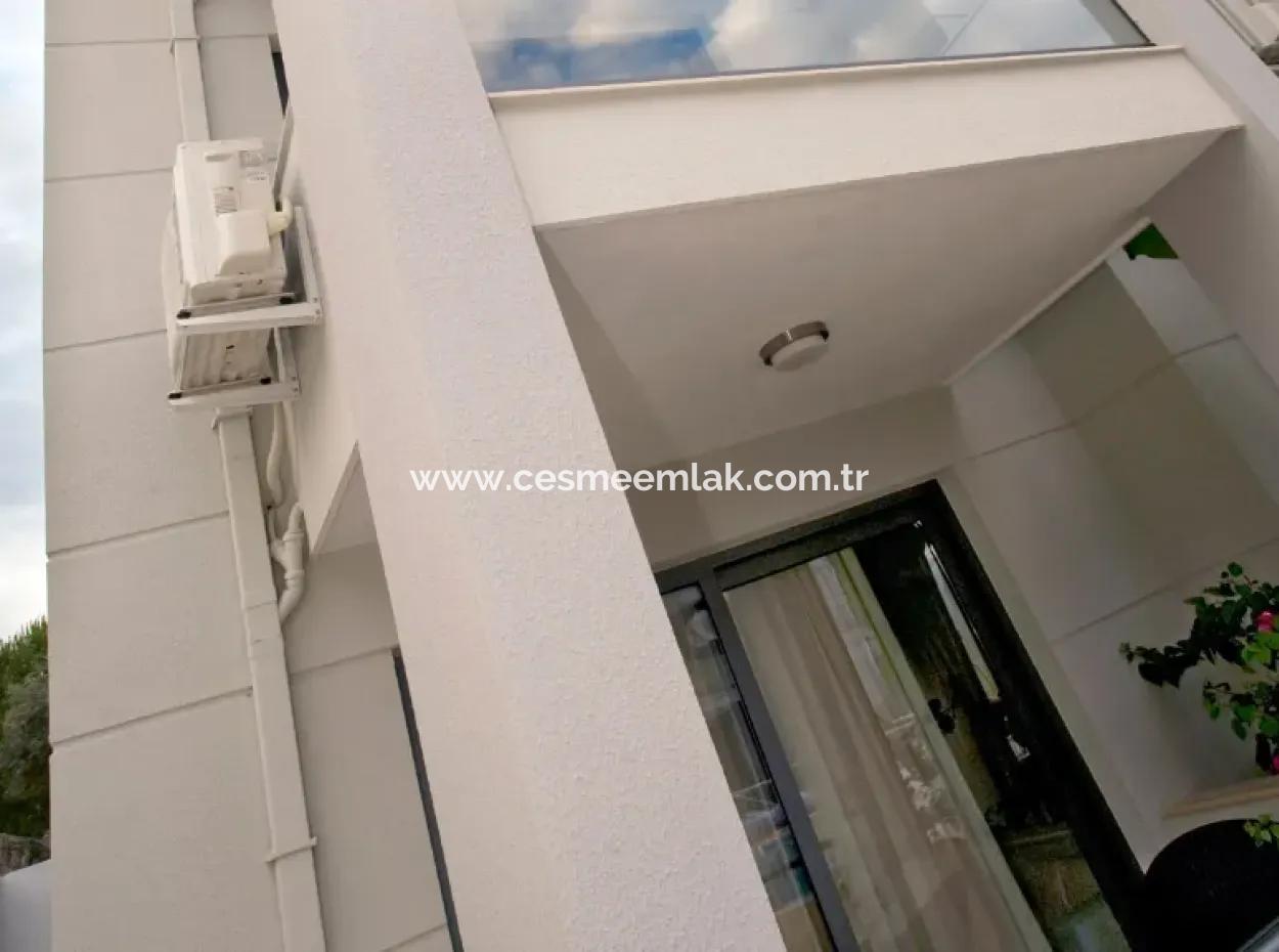 Çeşme Merkez'de Aylık Kiralık Havuzlu Residence Daire