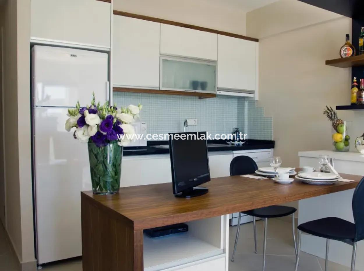 Çeşme Merkez'de Aylık Kiralık Havuzlu Residence Daire