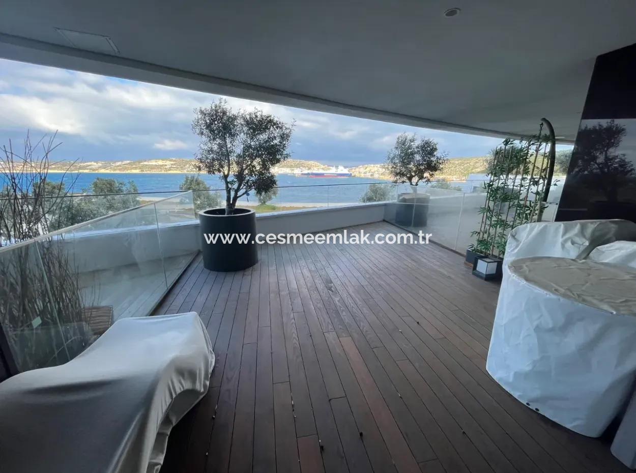 Çeşme Folkart Hill's Te Denize Sıfır 1+1 Aylık Kiralık Residence