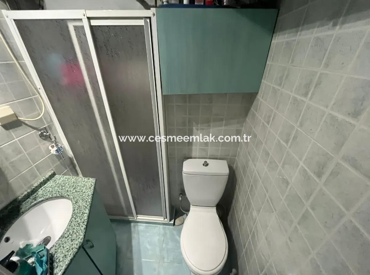 Çeşme Boyalık'ta Denize Sıfır Sezonluk Kiralık Zemin Kat Daire