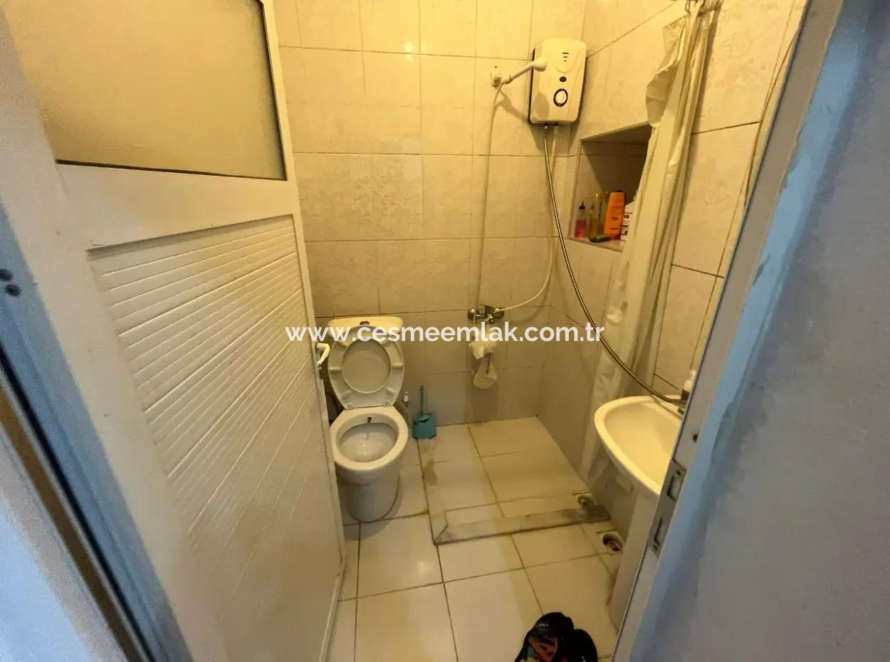 Çeşme Merkez'de Çarşıya Çok Yakın Eski Taş Ev