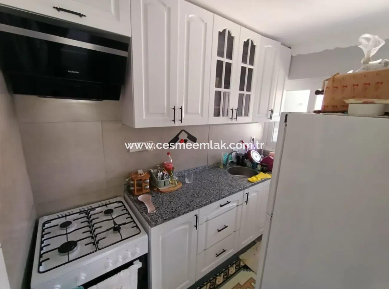 Çeşme'de Satılık 2+1 Ve Teraslı 1+1 Daire