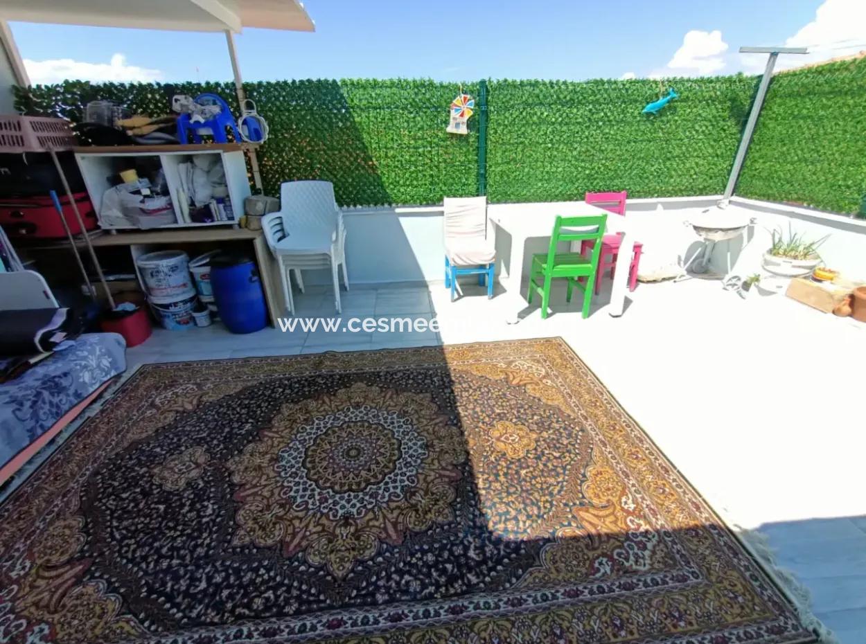 Çeşme'de Satılık 2+1 Ve Teraslı 1+1 Daire