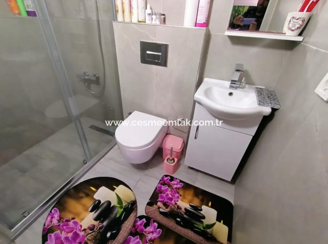 Çeşme'de Satılık 2+1 Ve Teraslı 1+1 Daire