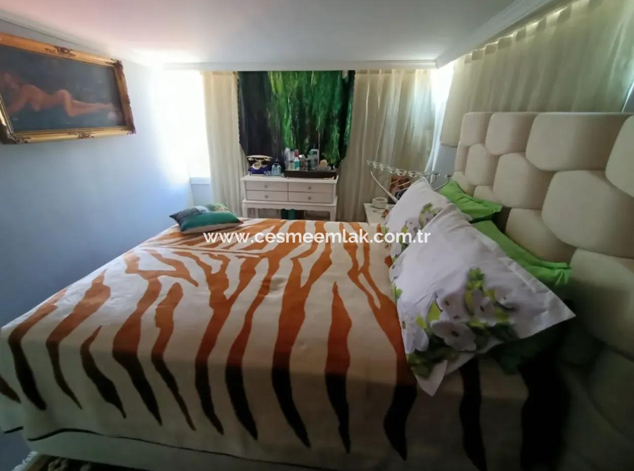 Çeşme'de Satılık 2+1 Ve Teraslı 1+1 Daire