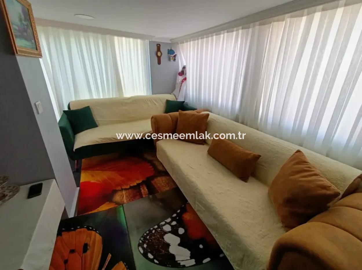 Çeşme'de Satılık 2+1 Ve Teraslı 1+1 Daire