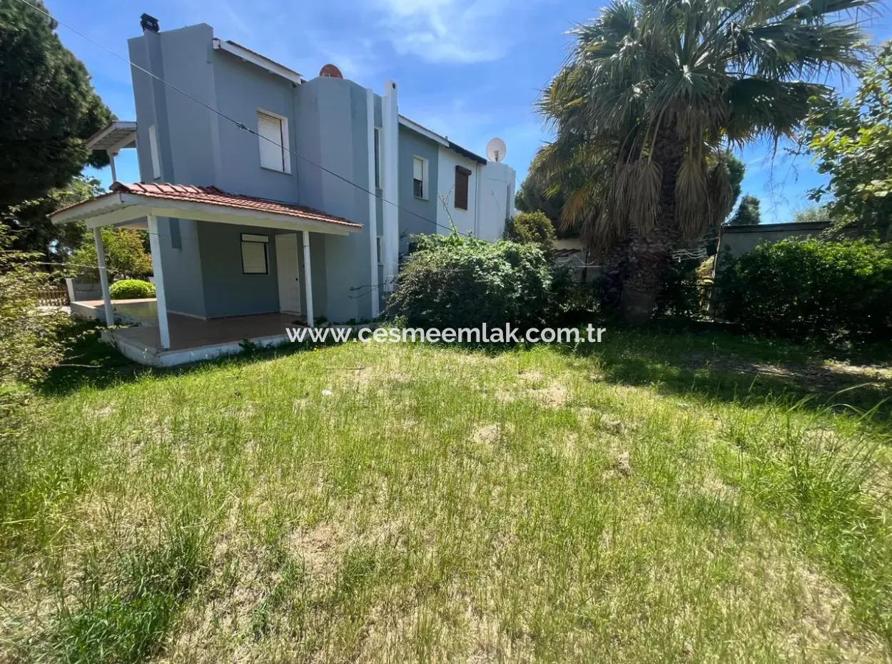 Çeşme Ilıca Altınyunusta Denize Çok Yakın Sezonluk Kiralık Villa