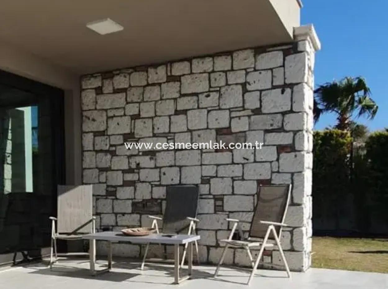 Çeşme Ayasaranda'da Full Deniz Manz. Aylık Kiralık 1+1 Residence Daire