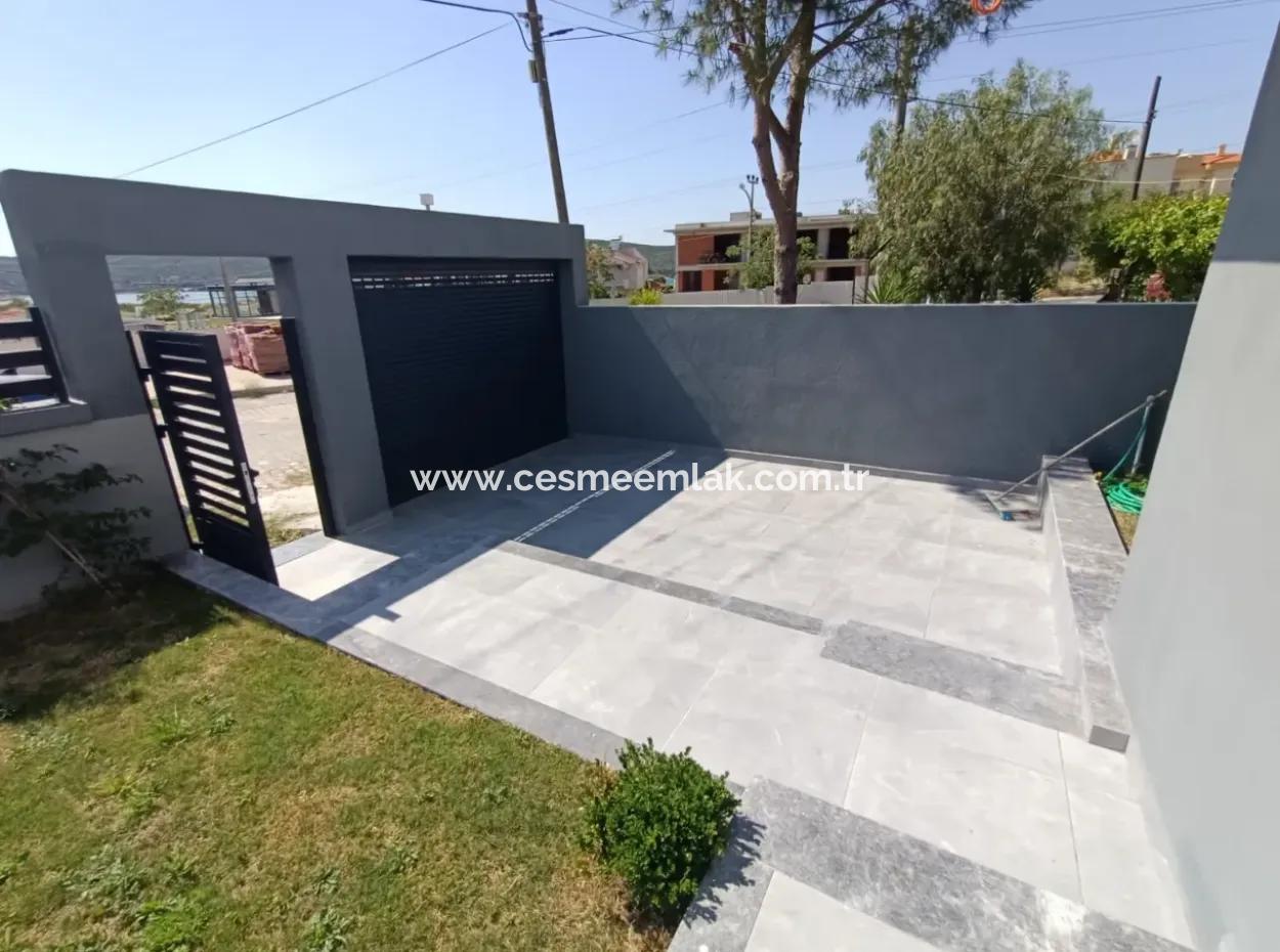 Çeşme Şifne'de Müstakil Havuzlu 4+1 Sıfır Lüx Villa