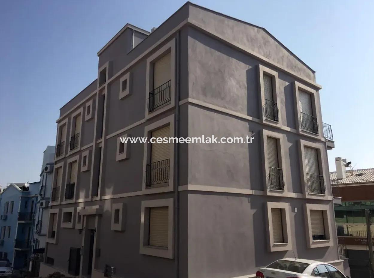 Çeşme Merkez'de Sezonluk Kiralık Denize 20M. 1+1 Daire