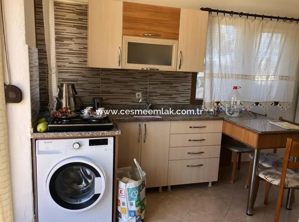 Çeşme Merkez'de Sezonluk Kiralık Geniş 2+1 Bahçe Katı Daire