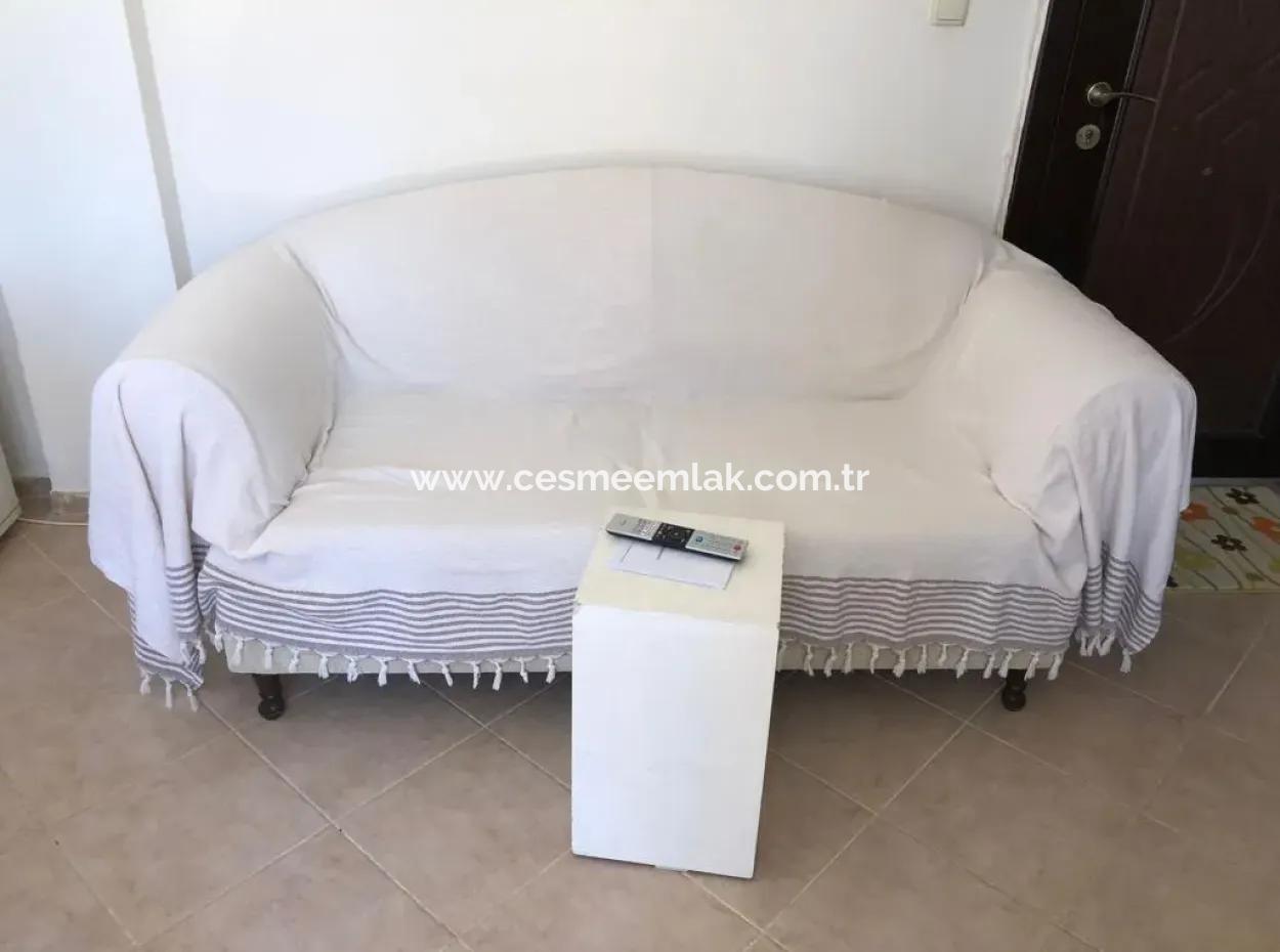 Çeşme Merkez'de Sezonluk Kiralık Geniş 2+1 Bahçe Katı Daire