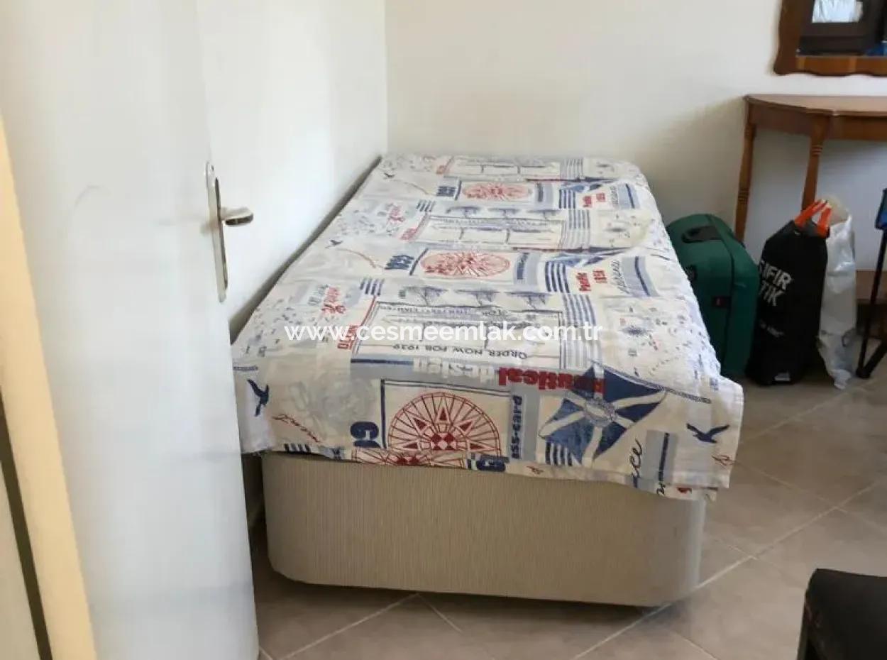 Çeşme Merkez'de Sezonluk Kiralık Geniş 2+1 Bahçe Katı Daire